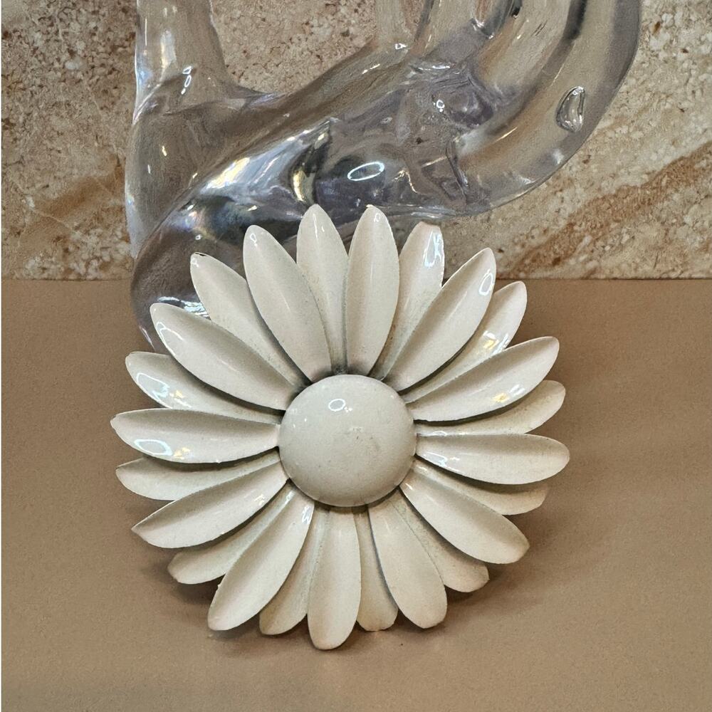 Vintage 1960s Mod White Enamel Daisy Flower Brooch Pin Retro 3D Layered Metal
